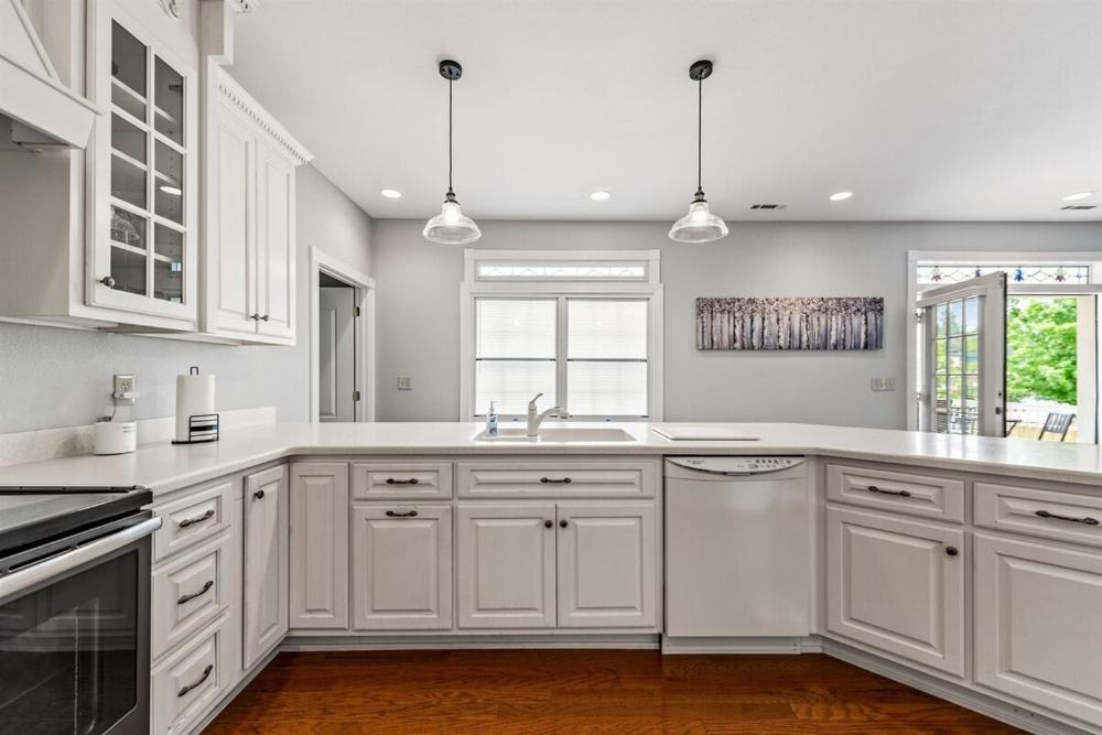 Penthouse Suite Right in the Heart of Downtown - Trackside